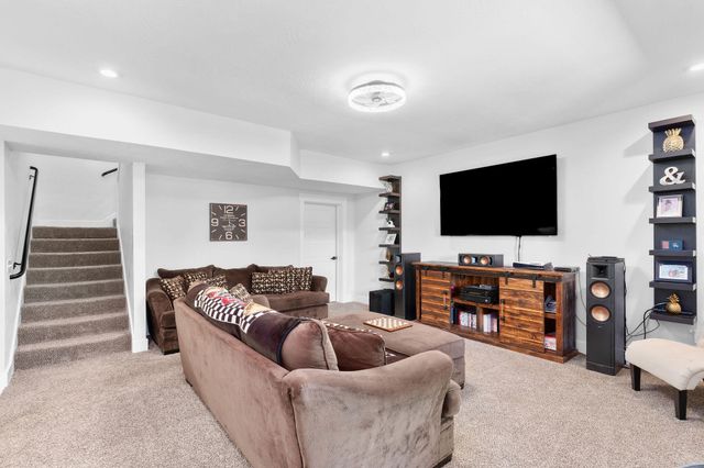 204 N Blarney Court, Nixa, MO 65714