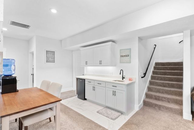 204 N Blarney Court, Nixa, MO 65714