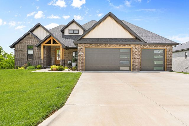 204 N Blarney Court, Nixa, MO 65714