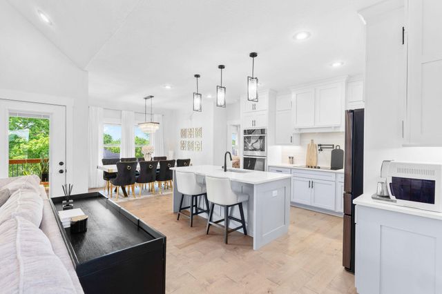 204 N Blarney Court, Nixa, MO 65714