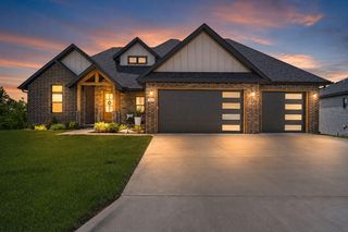 204 N Blarney Court, Nixa, MO 65714