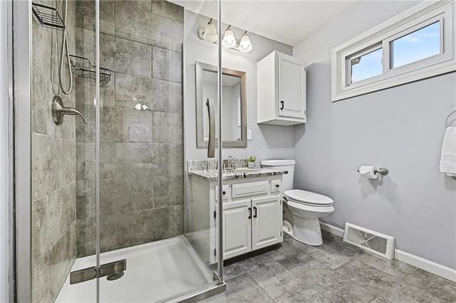 10009 E 68th Street, Raytown, MO 64133