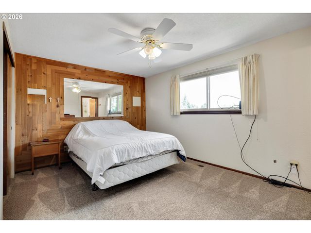 18027 Se EMI St, Damascus, OR 97089
