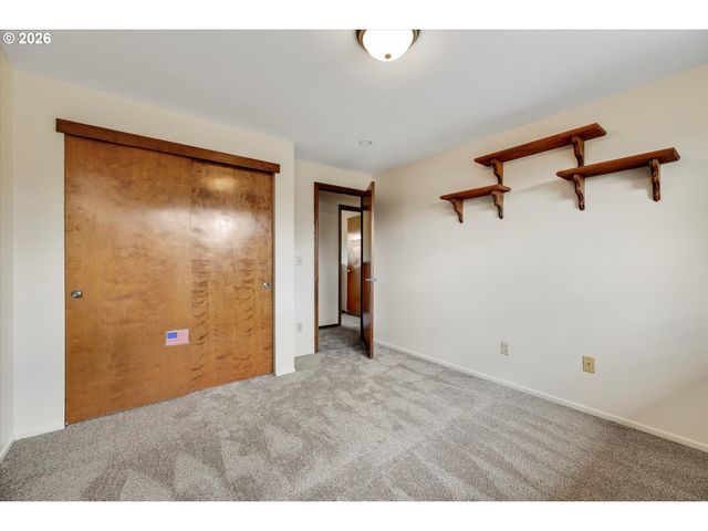 18027 Se EMI St, Damascus, OR 97089