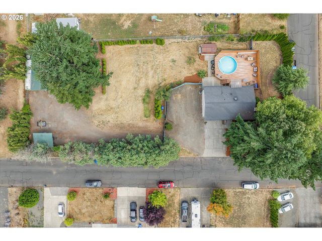 18027 Se EMI St, Damascus, OR 97089