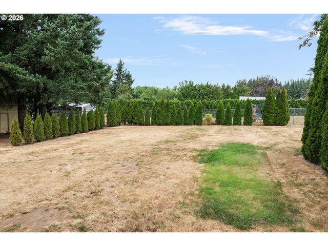 18027 Se EMI St, Damascus, OR 97089