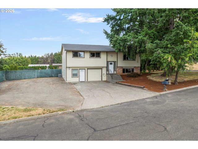 18027 Se EMI St, Damascus, OR 97089