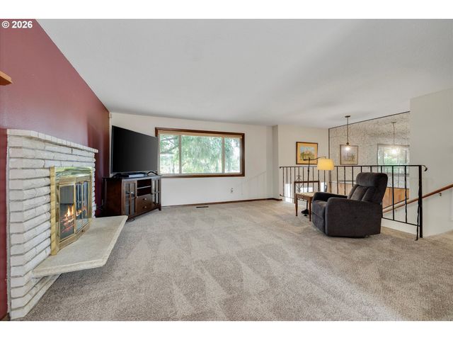 18027 Se EMI St, Damascus, OR 97089