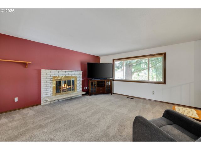 18027 Se EMI St, Damascus, OR 97089