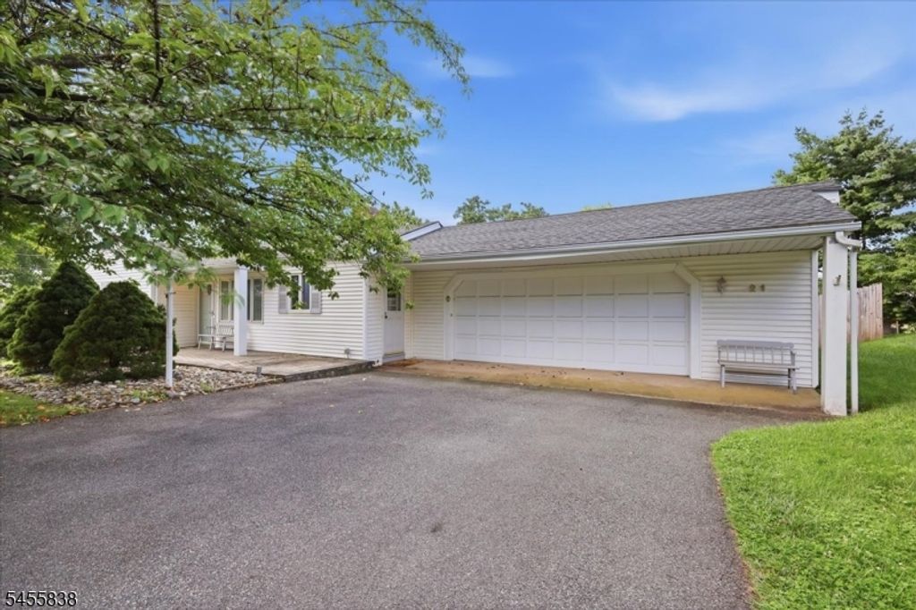 21 Cedar Grove Rd, Branchburg Twp., NJ 08876 — exterior