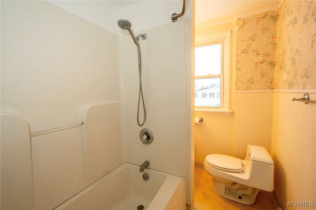 2463 South Avenue, Niagara Falls, NY 14305