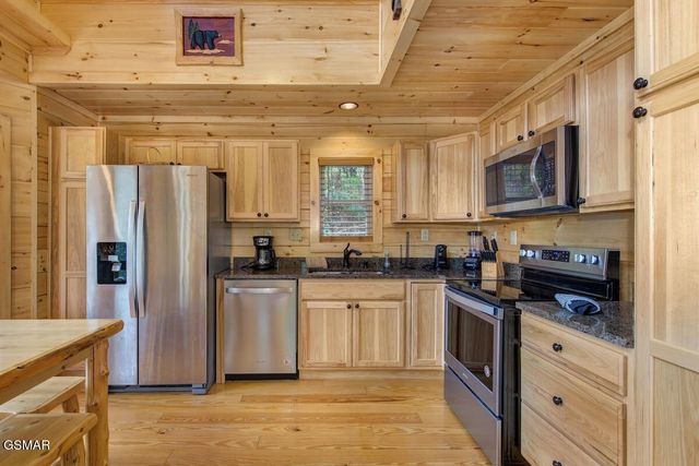 820 Crest View Drive, Gatlinburg, TN 37738