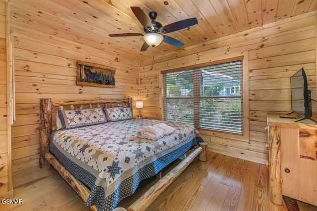 820 Crest View Drive, Gatlinburg, TN 37738