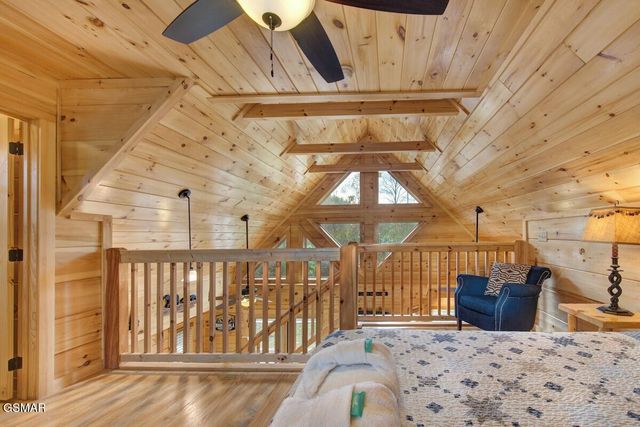 820 Crest View Drive, Gatlinburg, TN 37738