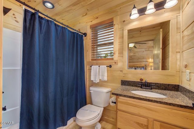 820 Crest View Drive, Gatlinburg, TN 37738