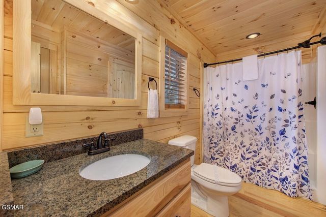 820 Crest View Drive, Gatlinburg, TN 37738