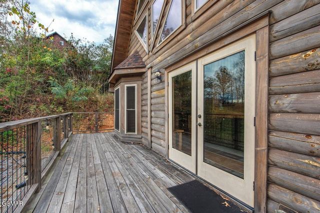 820 Crest View Drive, Gatlinburg, TN 37738