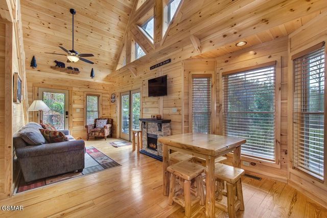 820 Crest View Drive, Gatlinburg, TN 37738