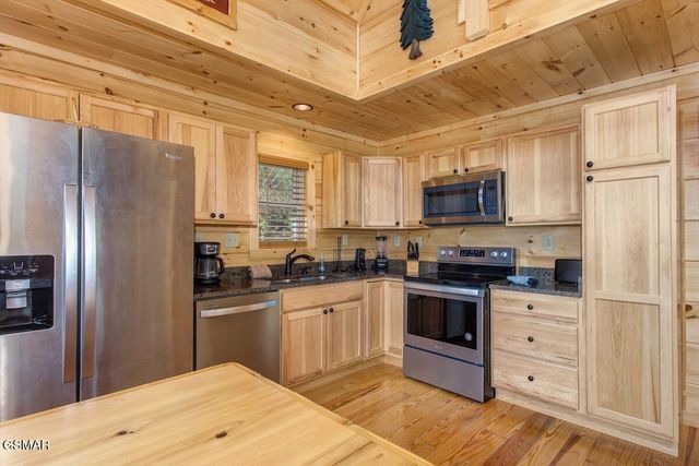 820 Crest View Drive, Gatlinburg, TN 37738