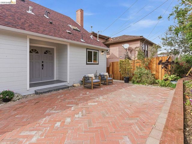857 857 Balra Dr, El Cerrito, CA 94530