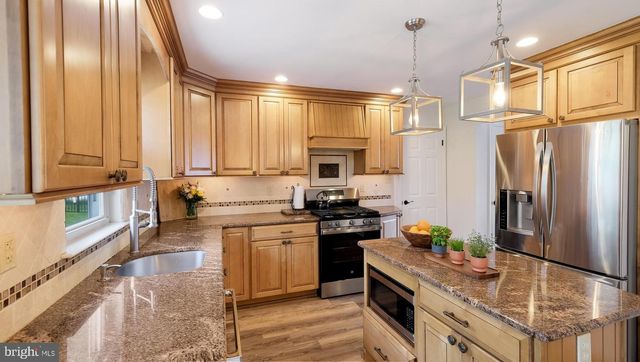 1588 MARIE CIR, Warrington, PA 18976