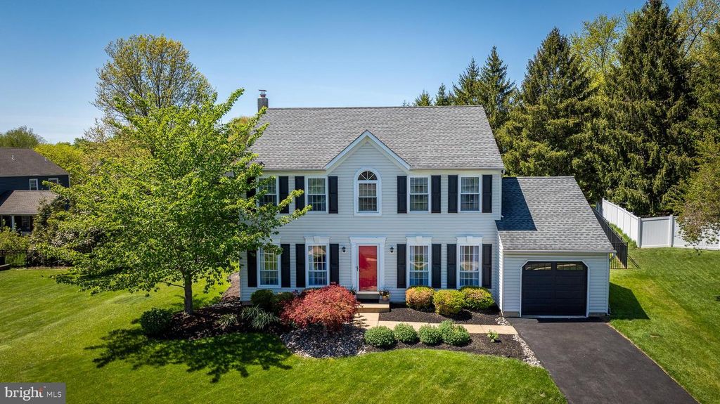 1588 MARIE CIR, Warrington, PA 18976