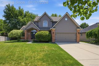 49324 Stratford Drive, Chesterfield Township, MI 48047