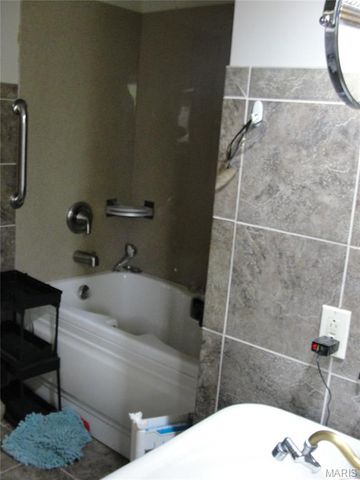 34 Waterman Place, St Louis, MO 63112