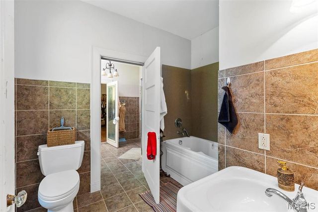 34 Waterman Place, St Louis, MO 63112