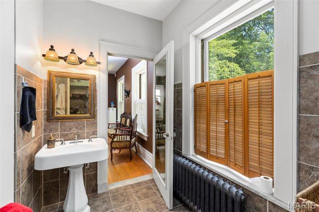 34 Waterman Place, St Louis, MO 63112