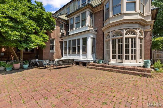 34 Waterman Place, St Louis, MO 63112