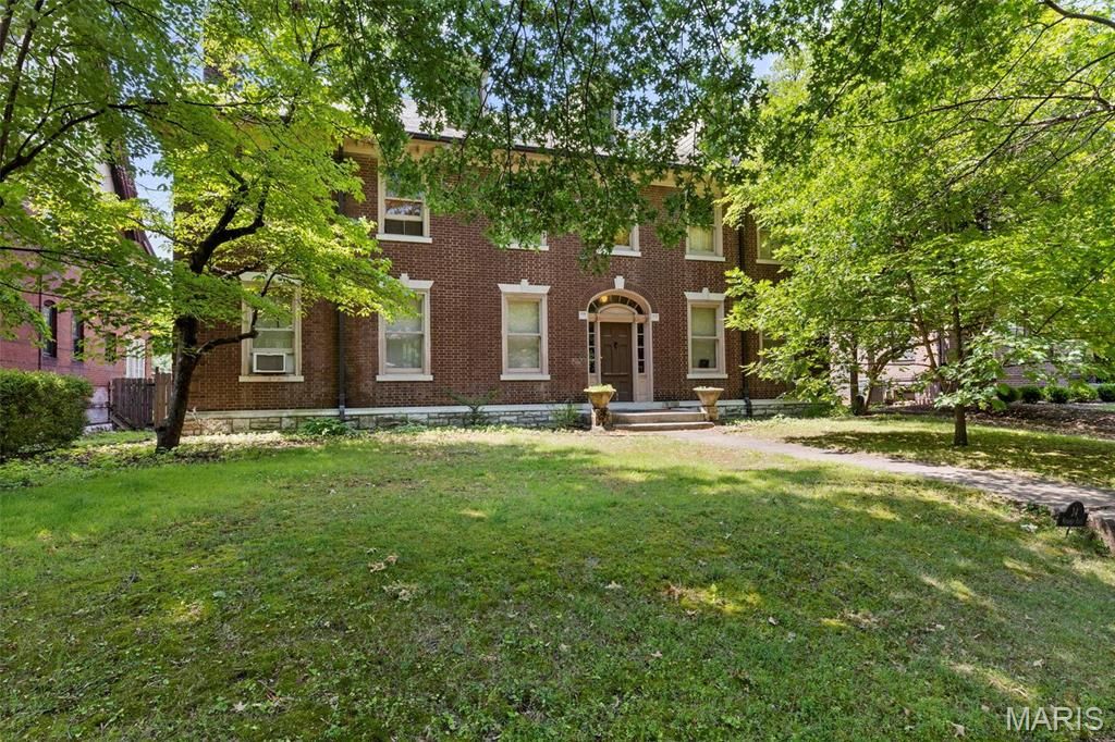 34 Waterman Place, St Louis, MO 63112