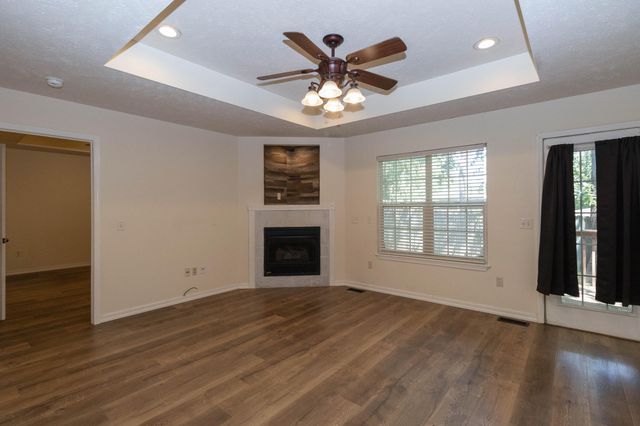 107 W Twin Oak Drive, Nixa, MO 65714