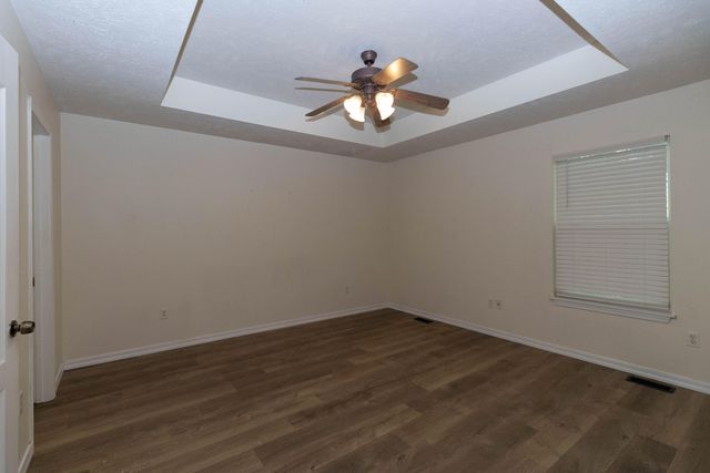 107 W Twin Oak Drive, Nixa, MO 65714
