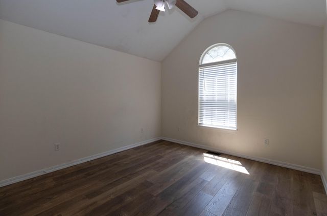 107 W Twin Oak Drive, Nixa, MO 65714