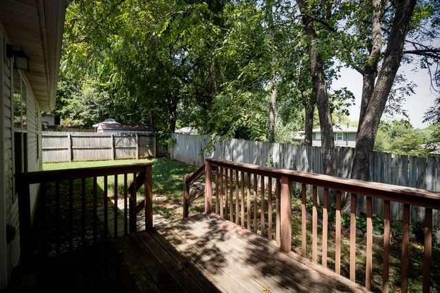 107 W Twin Oak Drive, Nixa, MO 65714