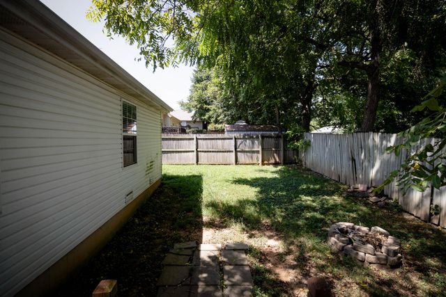 107 W Twin Oak Drive, Nixa, MO 65714