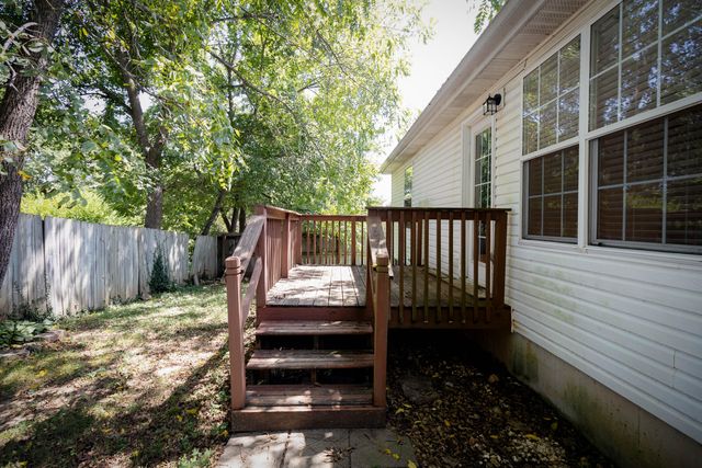 107 W Twin Oak Drive, Nixa, MO 65714