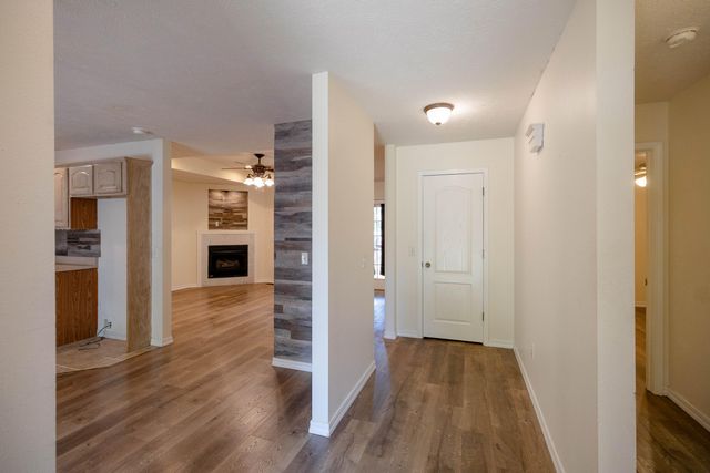 107 W Twin Oak Drive, Nixa, MO 65714