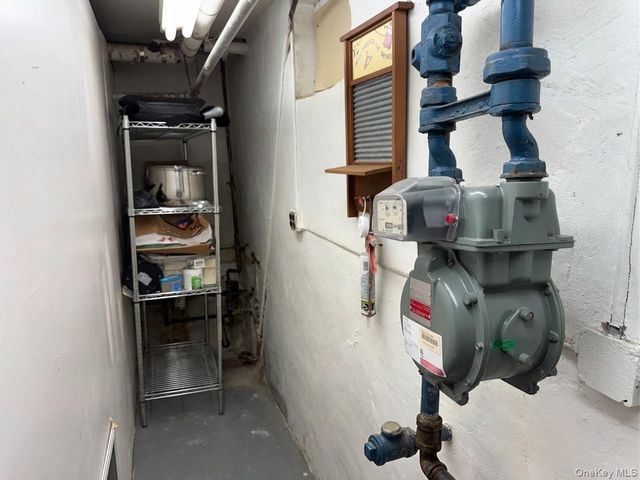 8755 114th Street, Richmond Hill, NY 11418