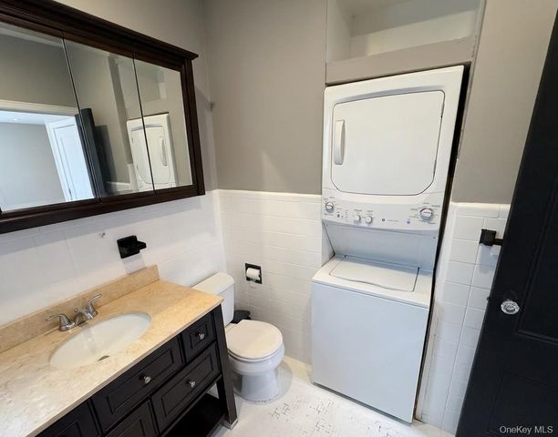 8755 114th Street, Richmond Hill, NY 11418