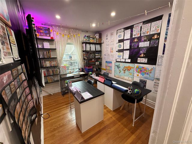 8755 114th Street, Richmond Hill, NY 11418