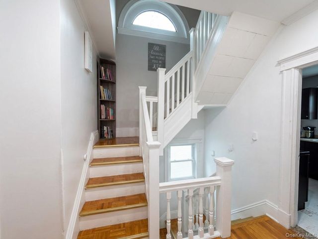 8755 114th Street, Richmond Hill, NY 11418