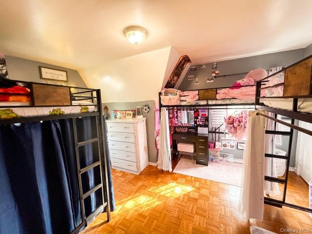 8755 114th Street, Richmond Hill, NY 11418