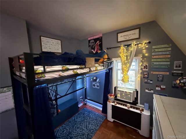 8755 114th Street, Richmond Hill, NY 11418