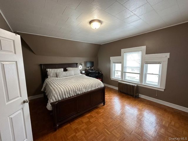 8755 114th Street, Richmond Hill, NY 11418