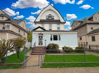 8755 114th Street, Richmond Hill, NY 11418