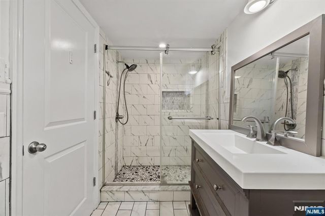54 Chestnut Avenue, Park Ridge, NJ 07656