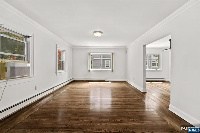 54 Chestnut Avenue, Park Ridge, NJ 07656