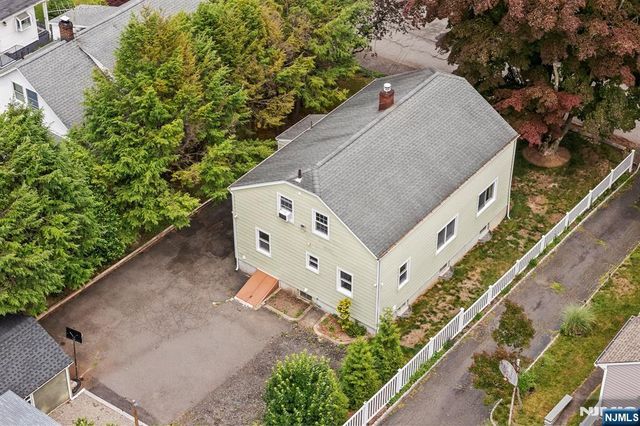 54 Chestnut Avenue, Park Ridge, NJ 07656